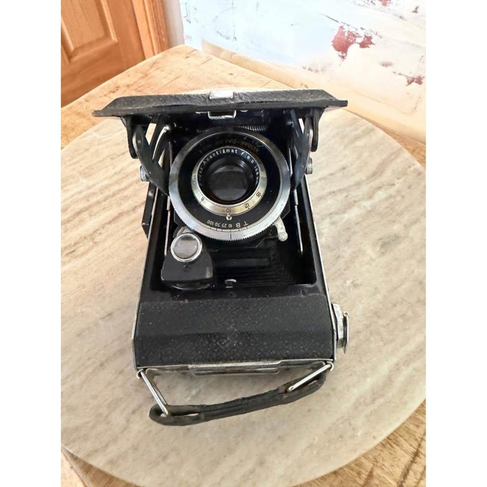 Vintage Kodak Folding Bellows Camera – Classic Photography Decor